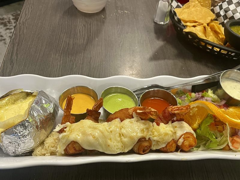 El Chucoviche Mariscos food